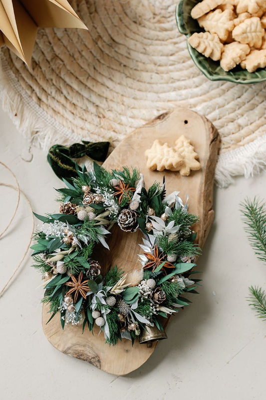 decorative dried flower wreath shaped Christmas bauble ornament 